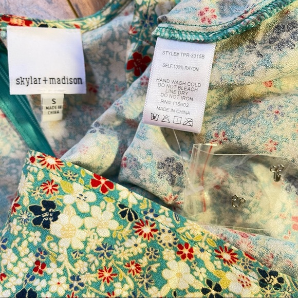 Skylar + Madison Floral Romper Size S - Picture 5 of 16